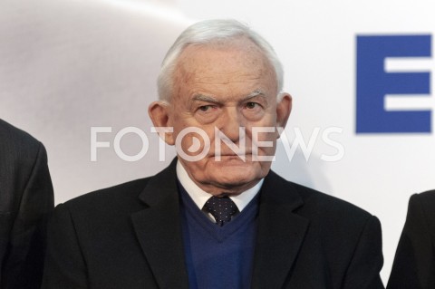  01.02.2019 WARSZAWA<br />PODPISANIE DEKLARACJI ZALOZYCIELSKIEJ KOALICJI EUROPEJSKIEJ DLA POLSKI PRZEZ BYLYCH PREMIEROW I MINISTROW SPRAW ZAGRANICZNYCH<br />N/Z LESZEK MILLER<br /> 