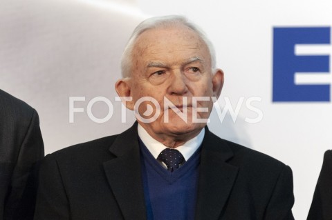  01.02.2019 WARSZAWA<br />PODPISANIE DEKLARACJI ZALOZYCIELSKIEJ KOALICJI EUROPEJSKIEJ DLA POLSKI PRZEZ BYLYCH PREMIEROW I MINISTROW SPRAW ZAGRANICZNYCH<br />N/Z LESZEK MILLER<br /> 