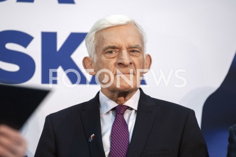  01.02.2019 WARSZAWA<br />PODPISANIE DEKLARACJI ZALOZYCIELSKIEJ KOALICJI EUROPEJSKIEJ DLA POLSKI PRZEZ BYLYCH PREMIEROW I MINISTROW SPRAW ZAGRANICZNYCH<br />N/Z JERZY BUZEK<br /> 