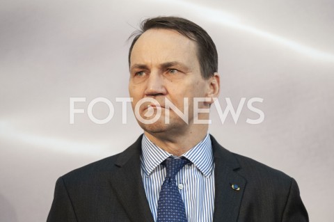  01.02.2019 WARSZAWA<br />PODPISANIE DEKLARACJI ZALOZYCIELSKIEJ KOALICJI EUROPEJSKIEJ DLA POLSKI PRZEZ BYLYCH PREMIEROW I MINISTROW SPRAW ZAGRANICZNYCH<br />N/Z RADEK RADOSLAW SIKORSKI<br /> 