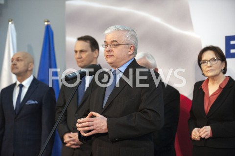  01.02.2019 WARSZAWA<br />PODPISANIE DEKLARACJI ZALOZYCIELSKIEJ KOALICJI EUROPEJSKIEJ DLA POLSKI PRZEZ BYLYCH PREMIEROW I MINISTROW SPRAW ZAGRANICZNYCH<br />N/Z WLODZIMIERZ CIMOSZEWICZ<br /> 