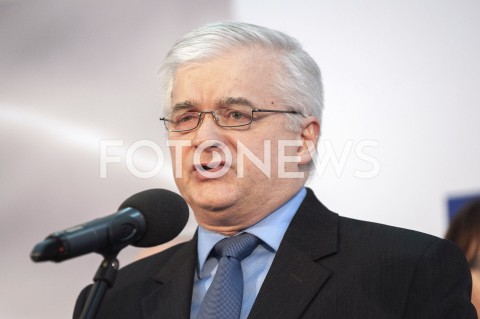  01.02.2019 WARSZAWA<br />PODPISANIE DEKLARACJI ZALOZYCIELSKIEJ KOALICJI EUROPEJSKIEJ DLA POLSKI PRZEZ BYLYCH PREMIEROW I MINISTROW SPRAW ZAGRANICZNYCH<br />N/Z WLODZIMIERZ CIMOSZEWICZ<br /> 