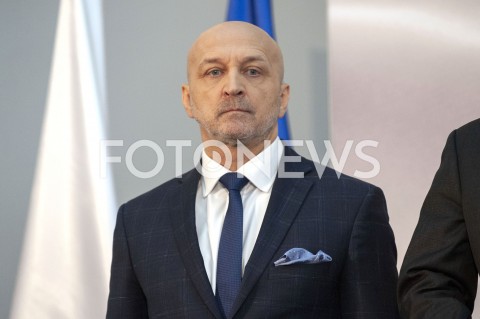  01.02.2019 WARSZAWA<br />PODPISANIE DEKLARACJI ZALOZYCIELSKIEJ KOALICJI EUROPEJSKIEJ DLA POLSKI PRZEZ BYLYCH PREMIEROW I MINISTROW SPRAW ZAGRANICZNYCH<br />N/Z KAZIMIERZ MARCINKIEWICZ<br /> 