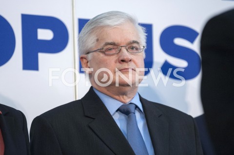  01.02.2019 WARSZAWA<br />PODPISANIE DEKLARACJI ZALOZYCIELSKIEJ KOALICJI EUROPEJSKIEJ DLA POLSKI PRZEZ BYLYCH PREMIEROW I MINISTROW SPRAW ZAGRANICZNYCH<br />N/Z WLODZIMIERZ CIMOSZEWICZ<br /> 