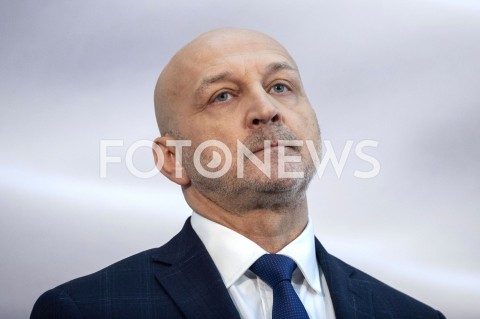  01.02.2019 WARSZAWA<br />PODPISANIE DEKLARACJI ZALOZYCIELSKIEJ KOALICJI EUROPEJSKIEJ DLA POLSKI PRZEZ BYLYCH PREMIEROW I MINISTROW SPRAW ZAGRANICZNYCH<br />N/Z KAZIMIERZ MARCINKIEWICZ<br /> 