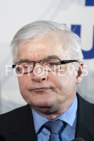  01.02.2019 WARSZAWA<br />PODPISANIE DEKLARACJI ZALOZYCIELSKIEJ KOALICJI EUROPEJSKIEJ DLA POLSKI PRZEZ BYLYCH PREMIEROW I MINISTROW SPRAW ZAGRANICZNYCH<br />N/Z WLODZIMIERZ CIMOSZEWICZ<br /> 