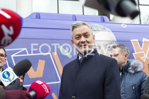  04.02.2019 WARSZAWA<br />KONFERENCJA PARTII WIOSNA PREZENTACJA AUTOKARU WYBORCZEGO<br />N/Z ROBERT BIEDRON<br /> 