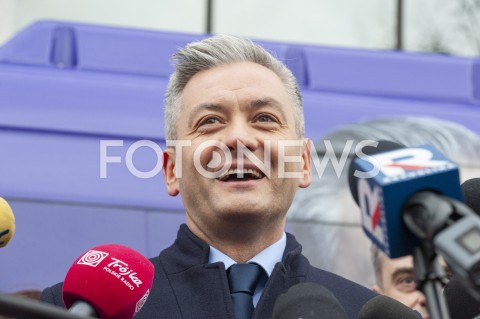  04.02.2019 WARSZAWA<br />KONFERENCJA PARTII WIOSNA PREZENTACJA AUTOKARU WYBORCZEGO<br />N/Z ROBERT BIEDRON<br /> 