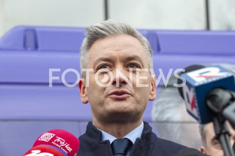  04.02.2019 WARSZAWA<br />KONFERENCJA PARTII WIOSNA PREZENTACJA AUTOKARU WYBORCZEGO<br />N/Z ROBERT BIEDRON<br /> 