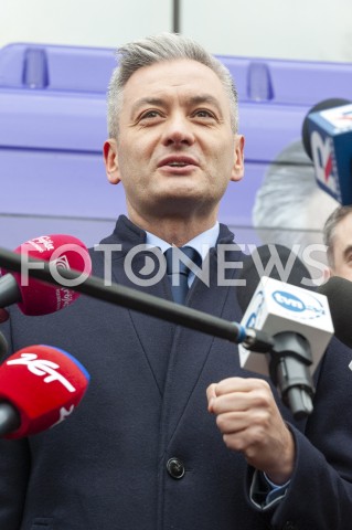  04.02.2019 WARSZAWA<br />KONFERENCJA PARTII WIOSNA PREZENTACJA AUTOKARU WYBORCZEGO<br />N/Z ROBERT BIEDRON<br /> 