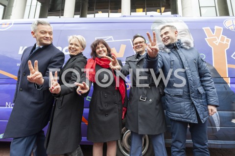  04.02.2019 WARSZAWA<br />KONFERENCJA PARTII WIOSNA PREZENTACJA AUTOKARU WYBORCZEGO<br />N/Z ROBERT BIEDRON MONIKA GOTLIBOWSKA GABRIELA MORAWSKA STANECKA MARCIN ANASZEWICZ KRZYSZTOF GAWKOWSKI<br /> 