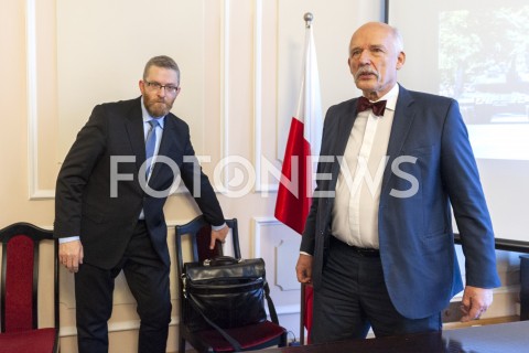  06.02.2019 WARSZAWA SEJM<br />PREZENTACJA RAPORTU SRODOWISK PRAWICOWYCH NA TEMAT STANU POLSKIEJ ARMII<br />N/Z GRZEGORZ BRAUN JANUSZ KORWIN MIKKE <br /> 