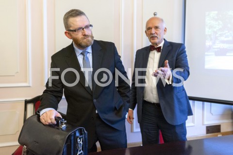  06.02.2019 WARSZAWA SEJM<br />PREZENTACJA RAPORTU SRODOWISK PRAWICOWYCH NA TEMAT STANU POLSKIEJ ARMII<br />N/Z GRZEGORZ BRAUN JANUSZ KORWIN MIKKE <br /> 