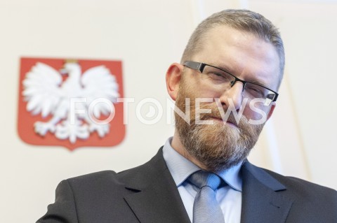  06.02.2019 WARSZAWA SEJM<br />PREZENTACJA RAPORTU SRODOWISK PRAWICOWYCH NA TEMAT STANU POLSKIEJ ARMII<br />N/Z GRZEGORZ BRAUN<br /> 