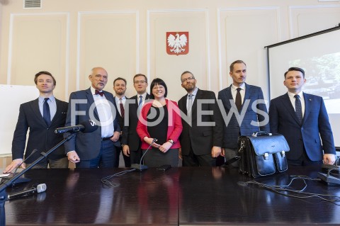 Prezentacja raportu środowisk prawicowych na temat stanu polskiej armii w Warszawie
