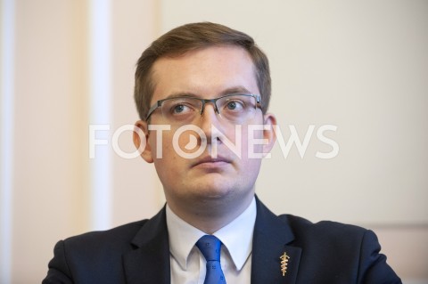  06.02.2019 WARSZAWA SEJM<br />PREZENTACJA RAPORTU SRODOWISK PRAWICOWYCH NA TEMAT STANU POLSKIEJ ARMII<br />N/Z ROBERT WINNICKI<br /> 