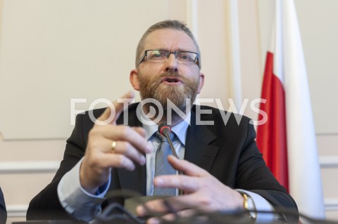  06.02.2019 WARSZAWA SEJM<br />PREZENTACJA RAPORTU SRODOWISK PRAWICOWYCH NA TEMAT STANU POLSKIEJ ARMII<br />N/Z GRZEGORZ BRAUN<br /> 