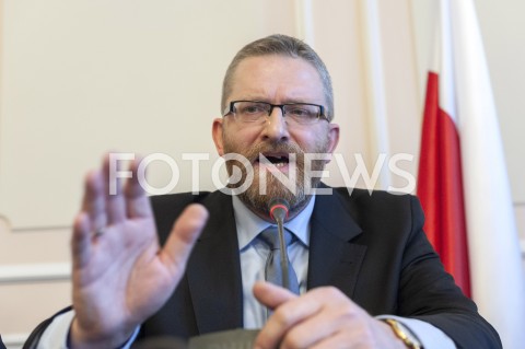  06.02.2019 WARSZAWA SEJM<br />PREZENTACJA RAPORTU SRODOWISK PRAWICOWYCH NA TEMAT STANU POLSKIEJ ARMII<br />N/Z GRZEGORZ BRAUN<br /> 