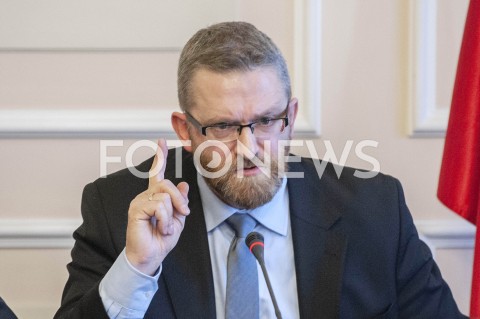  06.02.2019 WARSZAWA SEJM<br />PREZENTACJA RAPORTU SRODOWISK PRAWICOWYCH NA TEMAT STANU POLSKIEJ ARMII<br />N/Z GRZEGORZ BRAUN<br /> 