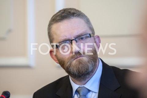  06.02.2019 WARSZAWA SEJM<br />PREZENTACJA RAPORTU SRODOWISK PRAWICOWYCH NA TEMAT STANU POLSKIEJ ARMII<br />N/Z GRZEGORZ BRAUN<br /> 