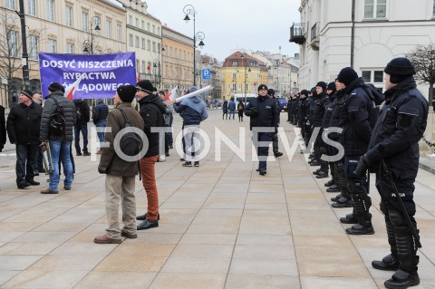  06.02.2019 WARSZAWA<br />PROTEST ROLNIKOW POD PALACEM PREZYDENCKIM<br />N/Z ZABEZPIECZENIE POLICJA POLICJANCI <br /> 