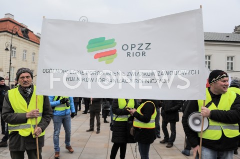  06.02.2019 WARSZAWA<br />PROTEST ROLNIKOW POD PALACEM PREZYDENCKIM<br />N/Z TRANSPARENT<br /> 