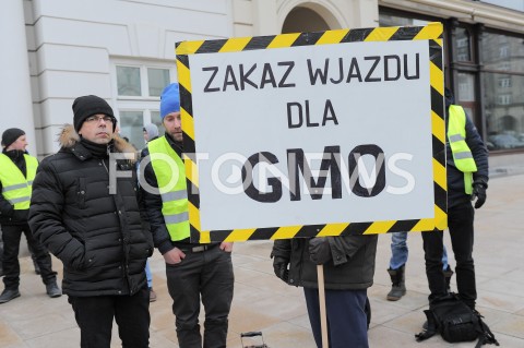  06.02.2019 WARSZAWA<br />PROTEST ROLNIKOW POD PALACEM PREZYDENCKIM<br />N/Z TRANSPARENT<br /> 