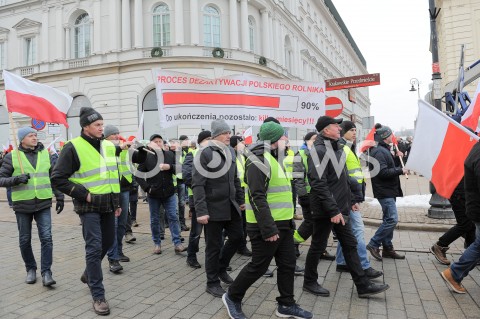  06.02.2019 WARSZAWA<br />PROTEST ROLNIKOW POD PALACEM PREZYDENCKIM<br />N/Z PROTESTUJACY<br /> 