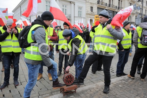  06.02.2019 WARSZAWA<br />PROTEST ROLNIKOW POD PALACEM PREZYDENCKIM<br />N/Z PROTESTUJACY<br /> 