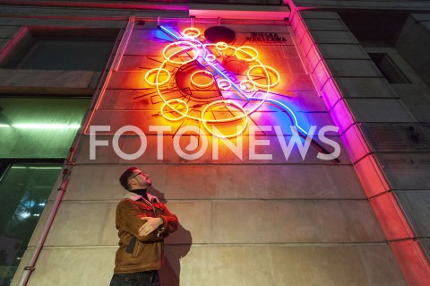  07.02.2019 WARSZAWA<br />ODSLONIECIE NEONU WIELKA WARSZAWA NA MARSZALKOWSKIEJ<br />N/Z AREK ARKADIUSZ VAZ NEON<br /> 