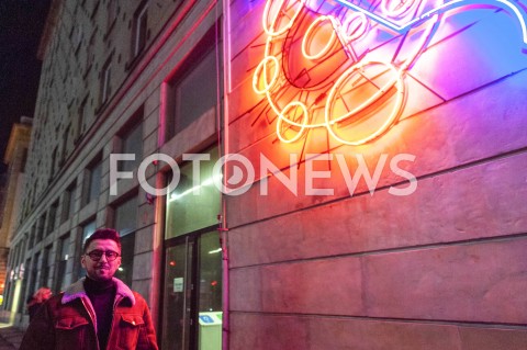  07.02.2019 WARSZAWA<br />ODSLONIECIE NEONU WIELKA WARSZAWA NA MARSZALKOWSKIEJ<br />N/Z AREK ARKADIUSZ VAZ NEON<br /> 