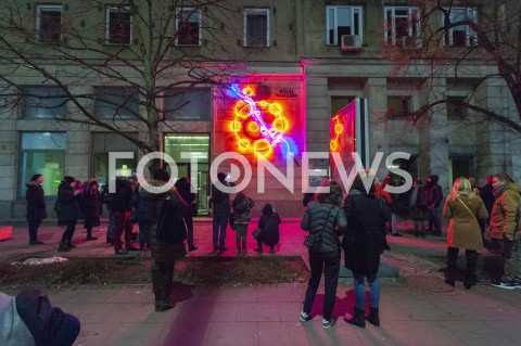  07.02.2019 WARSZAWA<br />ODSLONIECIE NEONU WIELKA WARSZAWA NA MARSZALKOWSKIEJ<br />N/Z NEON WIDZOWIE UCZESTNICY<br /> 