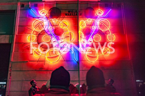  07.02.2019 WARSZAWA<br />ODSLONIECIE NEONU WIELKA WARSZAWA NA MARSZALKOWSKIEJ<br />N/Z NEON WIDZOWIE UCZESTNICY<br /> 