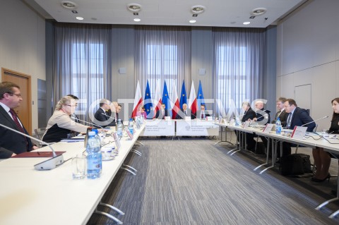  08.02.2019 WARSZAWA<br />ODPRAWA DOTYCZACA WDROZEN W ESCAPE ROOMACH<br />N/Z PREMIER MATEUSZ MORAWIECKI JADWIGA EMILEWICZ ARTUR SOBON JOACHIM BRUDZINSKI KRZYSZTOF KOZLOWSKI KRZYSZTOF KOZLOWSKI MAREK SUSKI JAROSLAW SZYMCZYK<br /> 