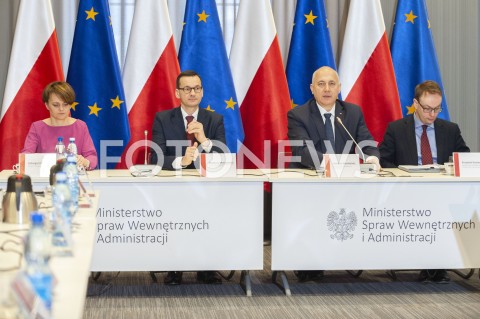  08.02.2019 WARSZAWA<br />ODPRAWA DOTYCZACA WDROZEN W ESCAPE ROOMACH<br />N/Z PREMIER MATEUSZ MORAWIECKI JADWIGA EMILEWICZ JOACHIM BRUDZINSKI KRZYSZTOF KOZLOWSKI<br /> 
