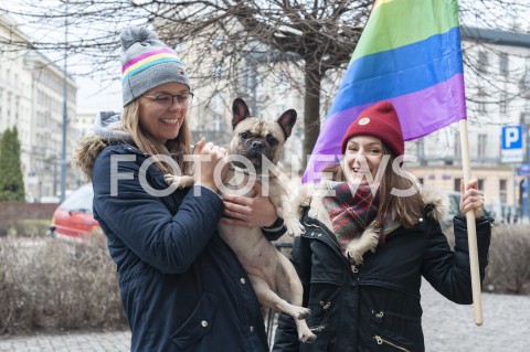  09.02.2019 WARSZAWA<br />PLAC ZBAWICIELA ZNOWU TECZOWY<br />HAPPENING KAMPANII PRZECIW HOMOFOBII<br />N/Z UCZESTNICY WYDARZENIA<br /> 