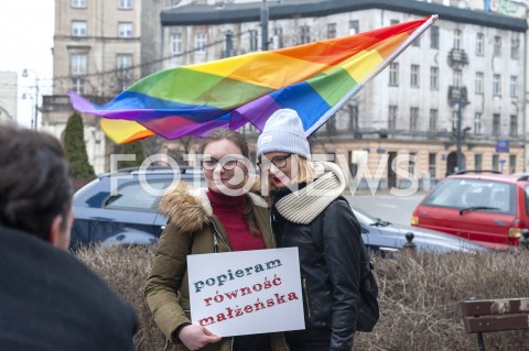  09.02.2019 WARSZAWA<br />PLAC ZBAWICIELA ZNOWU TECZOWY<br />HAPPENING KAMPANII PRZECIW HOMOFOBII<br />N/Z UCZESTNICY WYDARZENIA<br /> 