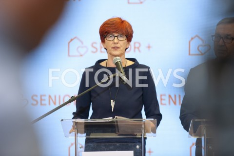  12.02.2019 WARSZAWA<br />KONFERENCJA W MINISTERSTWIE RODZINY PRACY I POLITYKI SPOLECZNEJ NT. DOFINANSOWANIA DOMOW I KLUBOW DLA SENIORA Z RZADOWEGO PROGRAMU SENIOR+<br />N/Z ELZBIETA RAFALSKA STANISLAW SZWED<br /> 