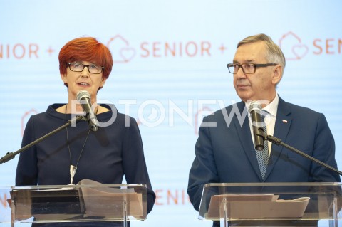  12.02.2019 WARSZAWA<br />KONFERENCJA W MINISTERSTWIE RODZINY PRACY I POLITYKI SPOLECZNEJ NT. DOFINANSOWANIA DOMOW I KLUBOW DLA SENIORA Z RZADOWEGO PROGRAMU SENIOR+<br />N/Z ELZBIETA RAFALSKA STANISLAW SZWED<br /> 