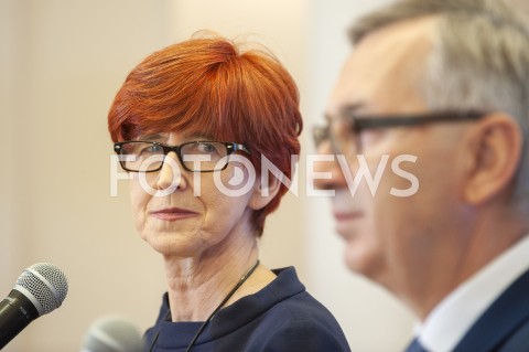  12.02.2019 WARSZAWA<br />KONFERENCJA W MINISTERSTWIE RODZINY PRACY I POLITYKI SPOLECZNEJ NT. DOFINANSOWANIA DOMOW I KLUBOW DLA SENIORA Z RZADOWEGO PROGRAMU SENIOR+<br />N/Z ELZBIETA RAFALSKA STANISLAW SZWED<br /> 