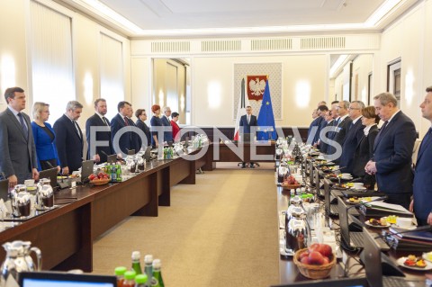  12.02.2019 WARSZAWA<br />POSIEDZENIE RADY MINISTROW<br />POSIEDZENIE RZADU<br />N/Z PREMIER MATEUSZ MORAWIECKI MINISTROWIE LUKASZ SZUMOWSKI MARIUSZ BLASZCZAK JAROSLAW GOWIN PIOTR GLINSKI BEATA SZYDLO JACEK CZAPUTOWICZ HENRYK KOWALCZYK JADWIGA EMILEWICZ MINISTROWIE SALA WIDOK VIEW<br /> 