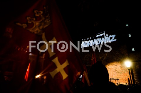  13.02.2019 GDANSK<br />OSTATNIE SWIATELKO DO NIEBA DLA ZAMORDOWANEGO PREZYDENTA GDANSKA PAWLA ADAMOWICZA W GDANSKU<br />N/Z NAPIS PAWEL ADAMOWICZ<br /> 