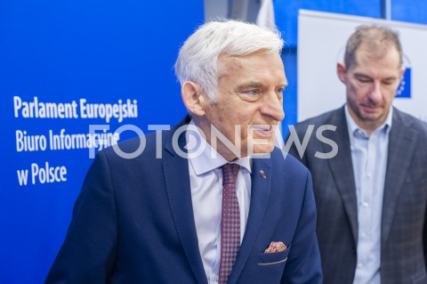  15.02.2019 WARSZAWA<br />
KONFERENCJA JERZEGO BUZKA<br />
PARLAMENT EUROPEJSKI BIURO INFORMACYJNE W POLSCE<br />
N/Z JERZY BUZEK<br />
 
