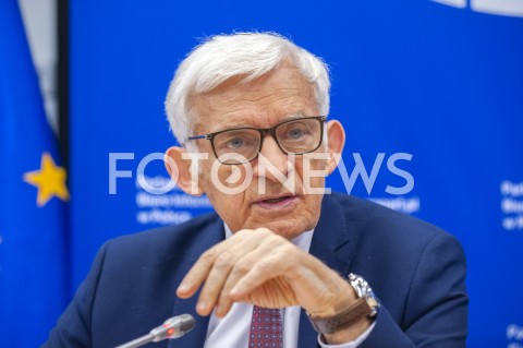  15.02.2019 WARSZAWA<br />
KONFERENCJA JERZEGO BUZKA<br />
PARLAMENT EUROPEJSKI BIURO INFORMACYJNE W POLSCE<br />
N/Z JERZY BUZEK<br />
 