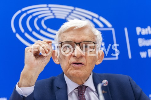  15.02.2019 WARSZAWA<br />
KONFERENCJA JERZEGO BUZKA<br />
PARLAMENT EUROPEJSKI BIURO INFORMACYJNE W POLSCE<br />
N/Z JERZY BUZEK<br />
 