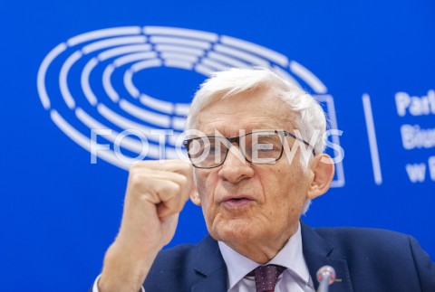  15.02.2019 WARSZAWA<br />
KONFERENCJA JERZEGO BUZKA<br />
PARLAMENT EUROPEJSKI BIURO INFORMACYJNE W POLSCE<br />
N/Z JERZY BUZEK<br />
 