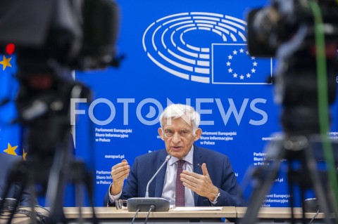  15.02.2019 WARSZAWA<br />
KONFERENCJA JERZEGO BUZKA<br />
PARLAMENT EUROPEJSKI BIURO INFORMACYJNE W POLSCE<br />
N/Z JERZY BUZEK<br />
 
