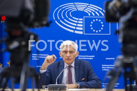  15.02.2019 WARSZAWA<br />
KONFERENCJA JERZEGO BUZKA<br />
PARLAMENT EUROPEJSKI BIURO INFORMACYJNE W POLSCE<br />
N/Z JERZY BUZEK<br />
 
