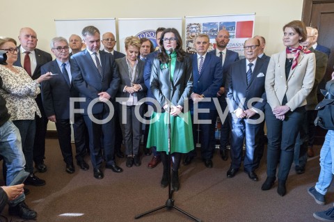  15.02.2019 WARSZAWA<br />
KONFERENCJA PRASOWA DOTYCZACA PLANU OBCHODOW 30. ROCZNICY WYBOROW 4 CZERWCA 1989<br />
N/Z RAFAL TRZASKOWSKI ALEKSANDRA DULKIEWICZ HANNA ZDANOWSKA JACEK SUTRYK JACEK KARNOWSKI JACEK JASKOWIAK<br />
 