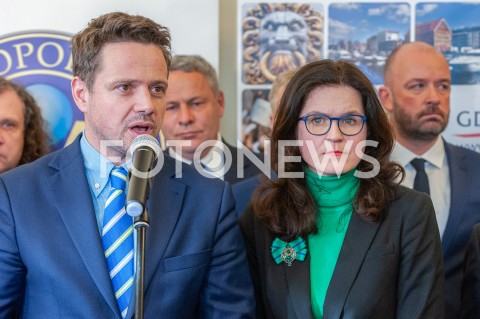  15.02.2019 WARSZAWA<br />
KONFERENCJA PRASOWA DOTYCZACA PLANU OBCHODOW 30. ROCZNICY WYBOROW 4 CZERWCA 1989<br />
N/Z RAFAL TRZASKOWSKI ALEKSANDRA DULKIEWICZ JACEK SUTRYK<br />
 